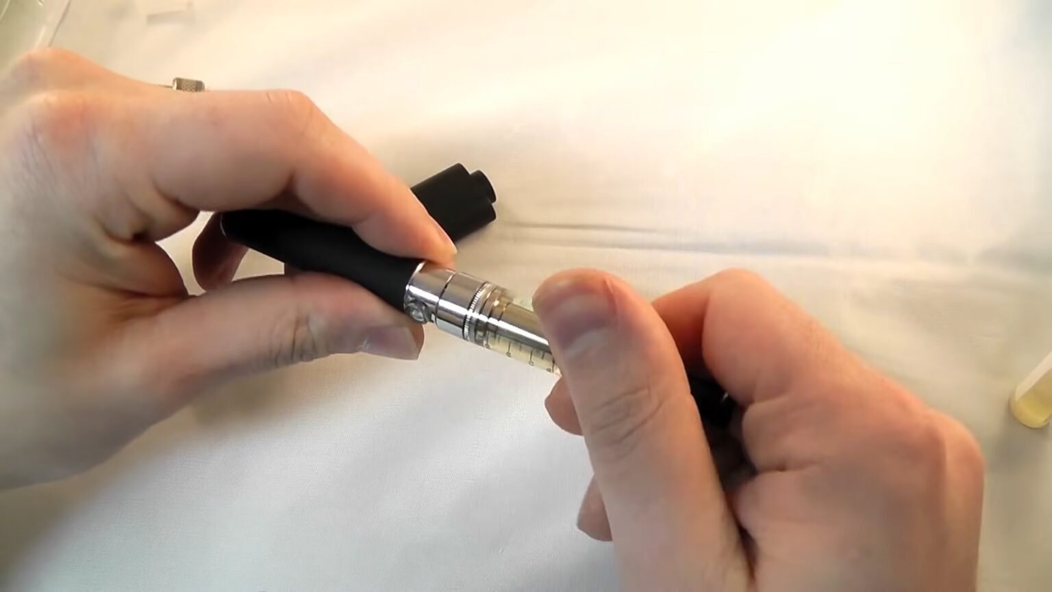 Vape Pen Not Charging Green Light 2024 How To Fix It